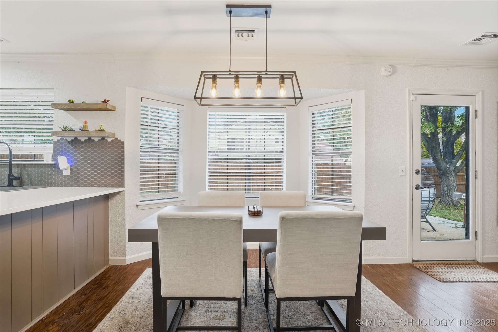 2811 W Atlanta Place