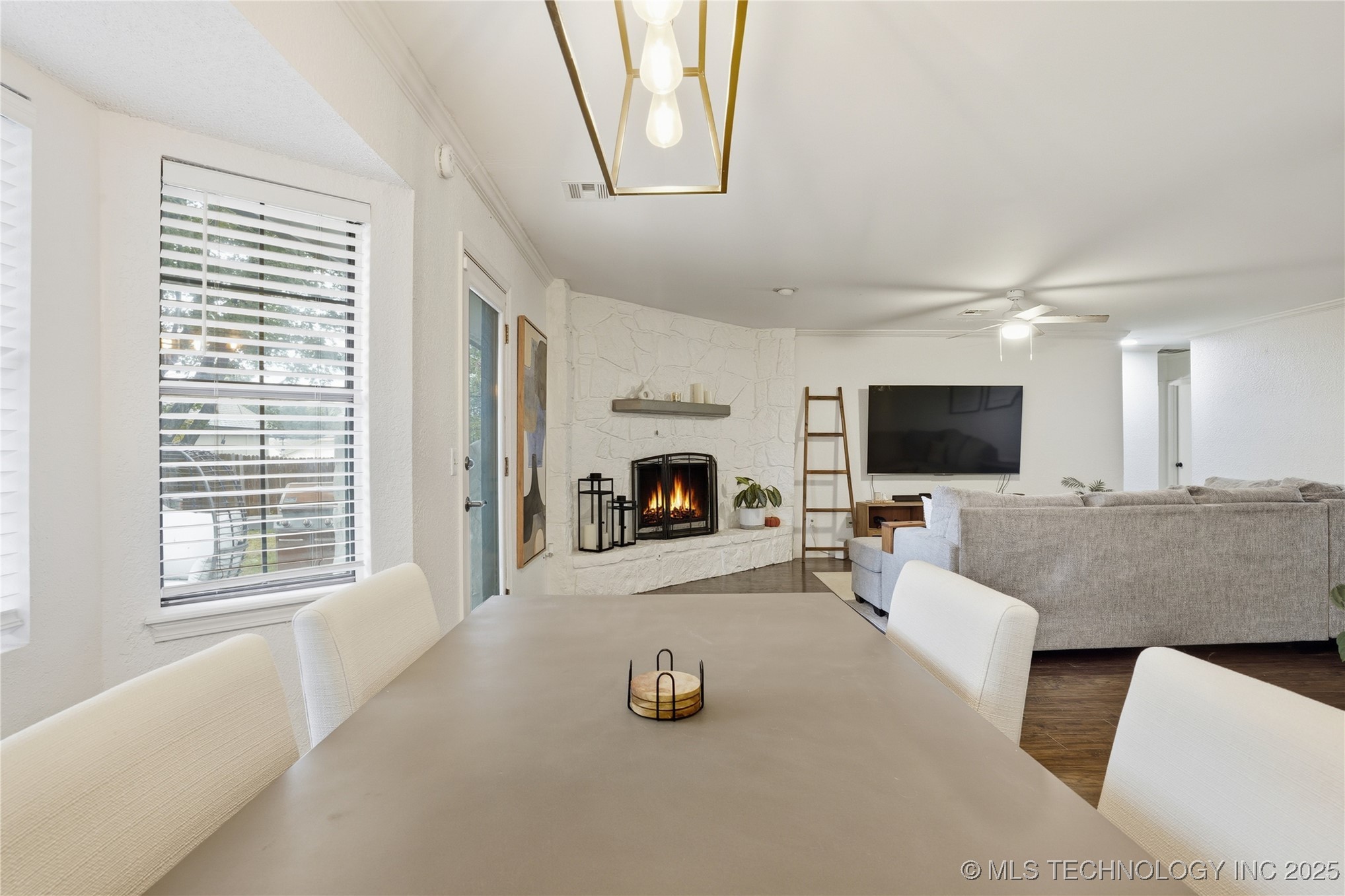 2811 W Atlanta Place