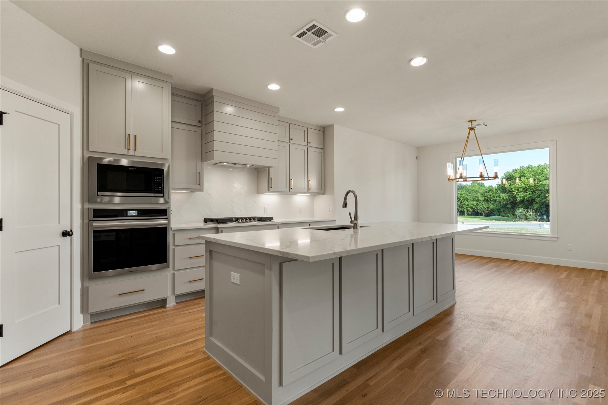 2059 E 129th Place S