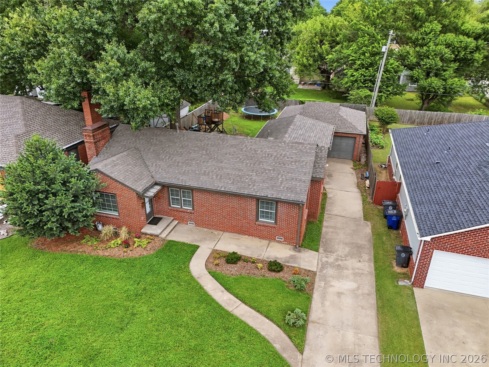 4513 E 8th Street
