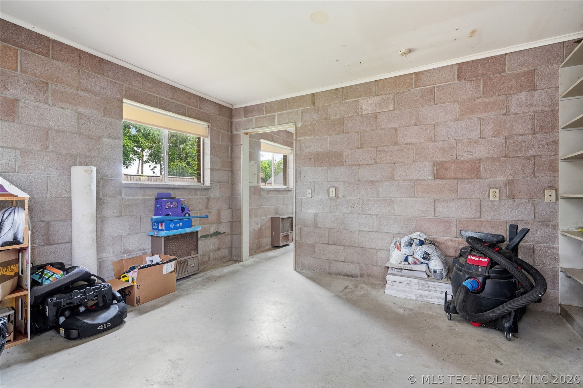4513 E 8th Street