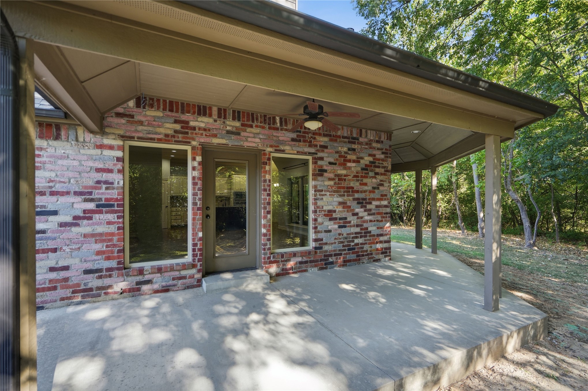 3426 W Edgewater Place