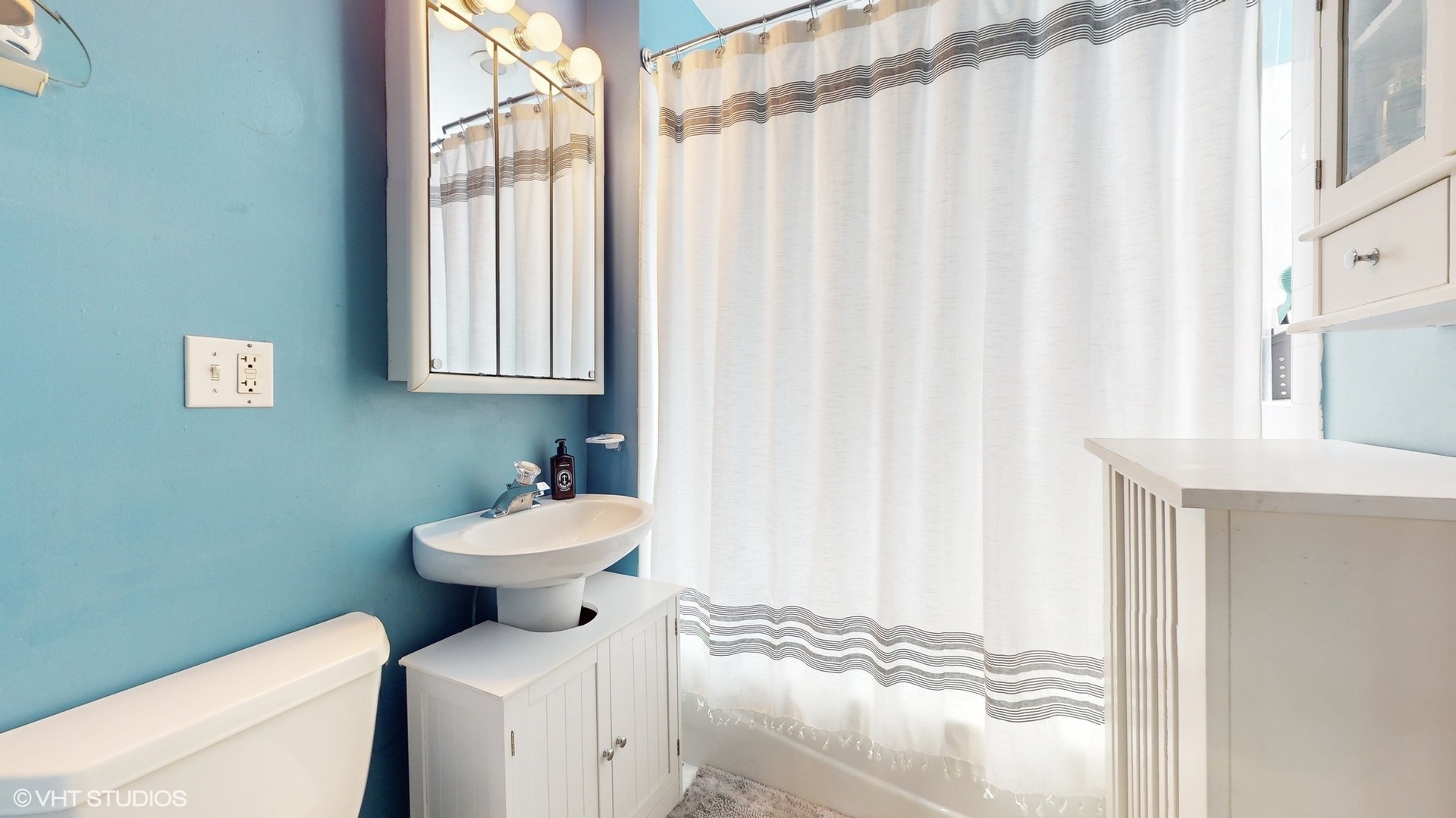 4419 N Whipple Street Unit: 3B