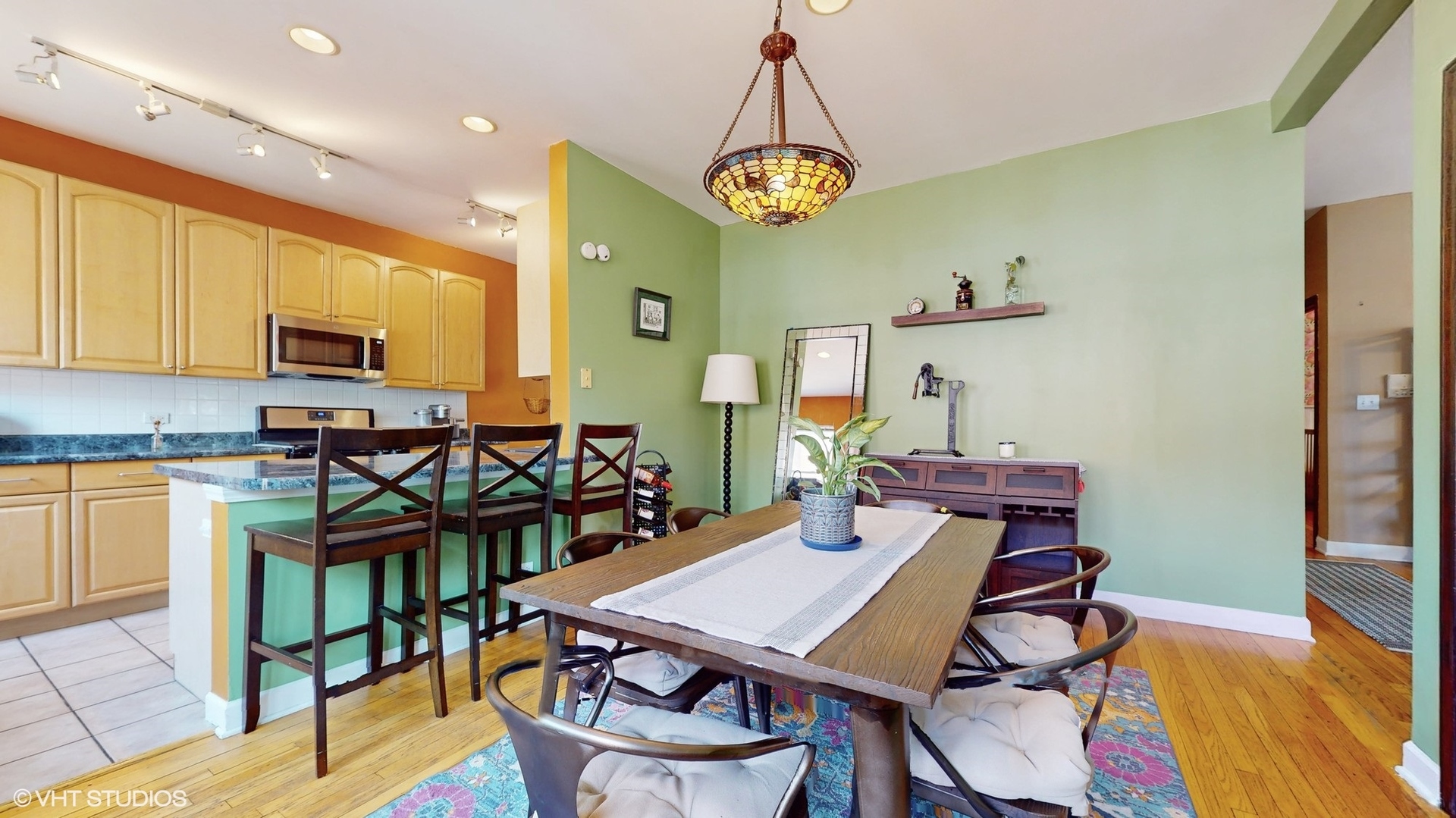 4419 N Whipple Street Unit: 3B