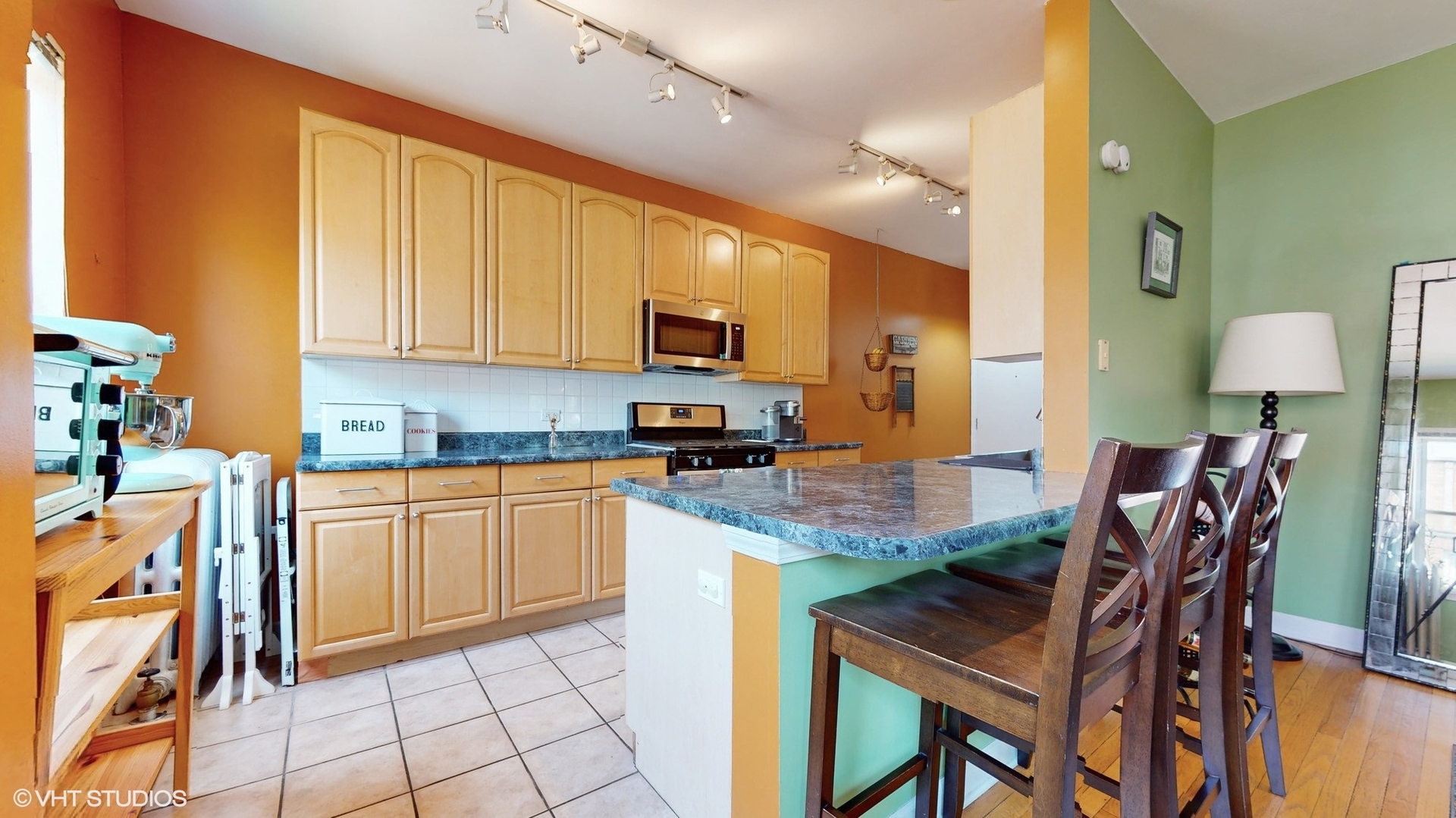 4419 N Whipple Street Unit: 3B