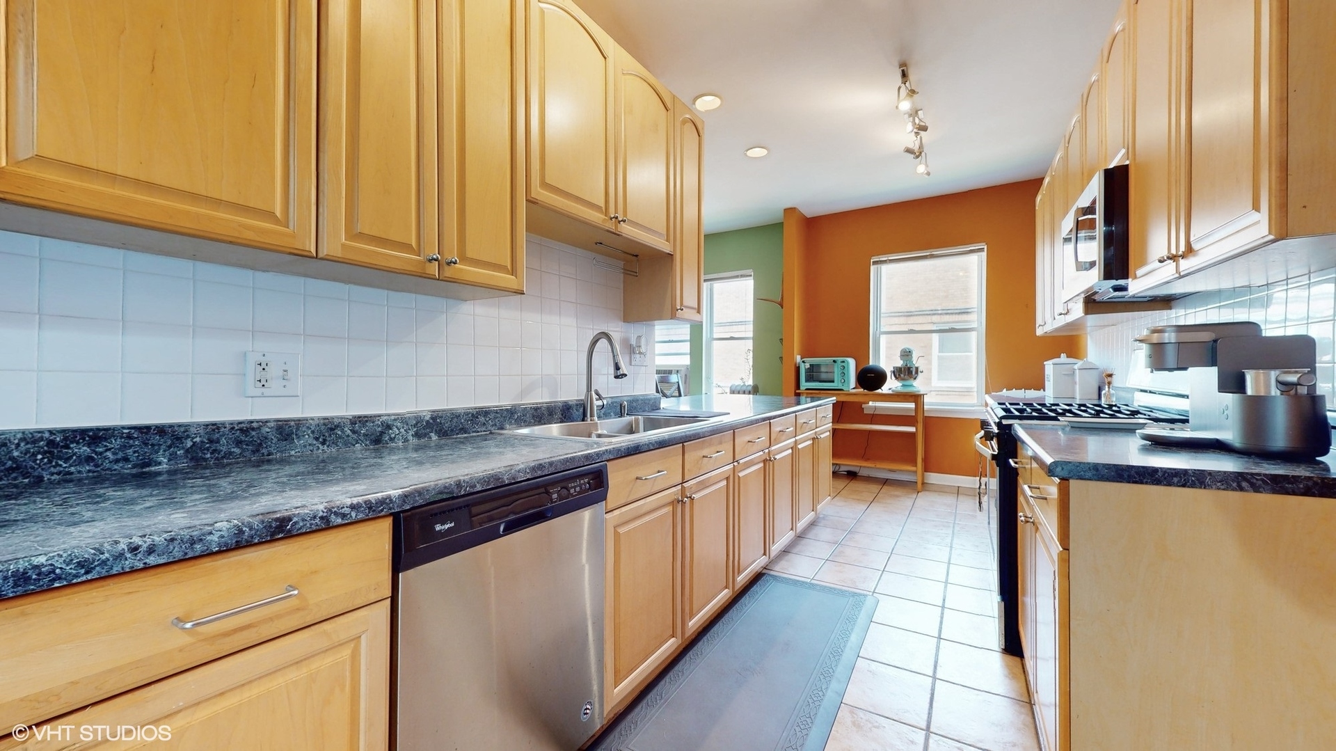 4419 N Whipple Street Unit: 3B