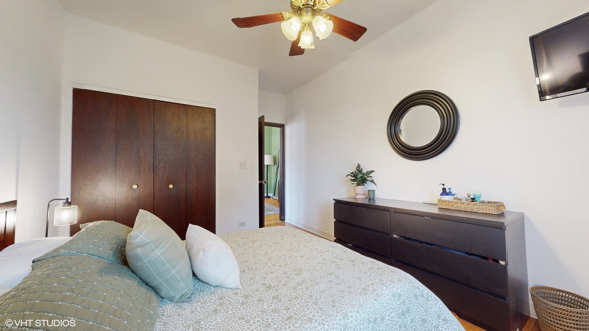 4419 N Whipple Street Unit: 3B