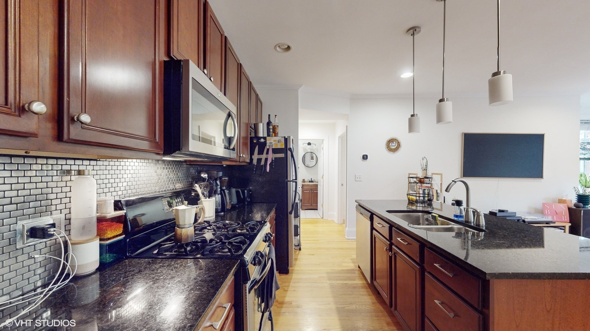 1138 W Pratt Boulevard Unit: 2S