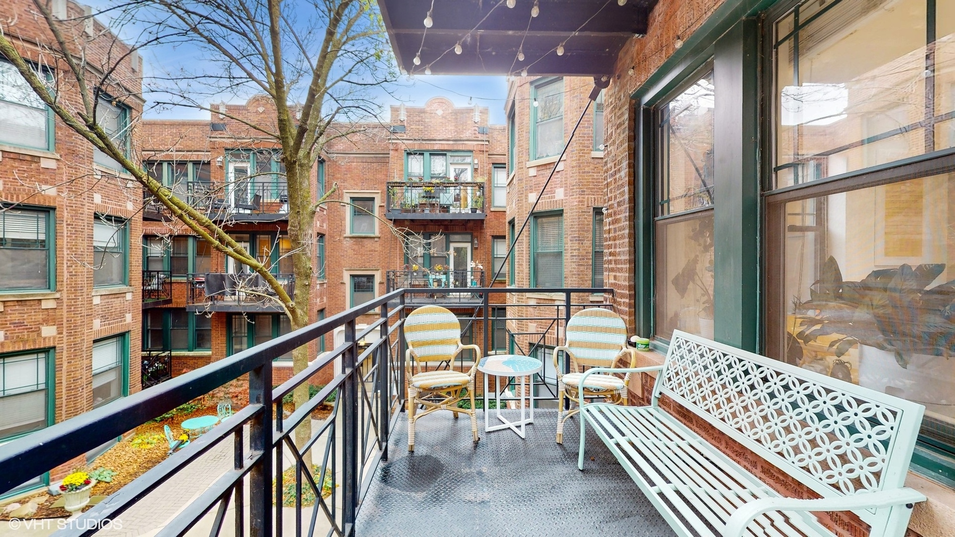 1138 W Pratt Boulevard Unit: 2S