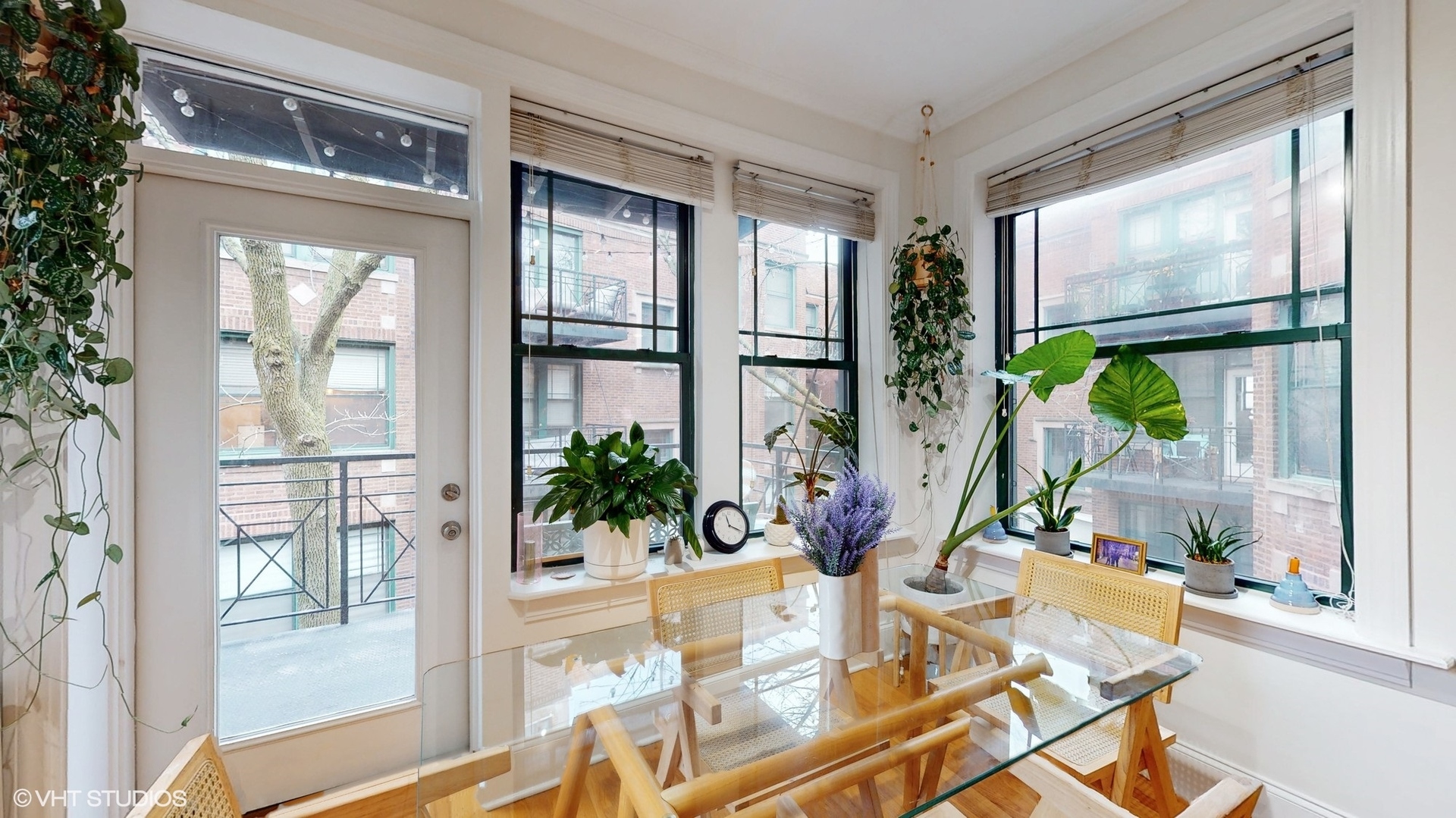 1138 W Pratt Boulevard Unit: 2S