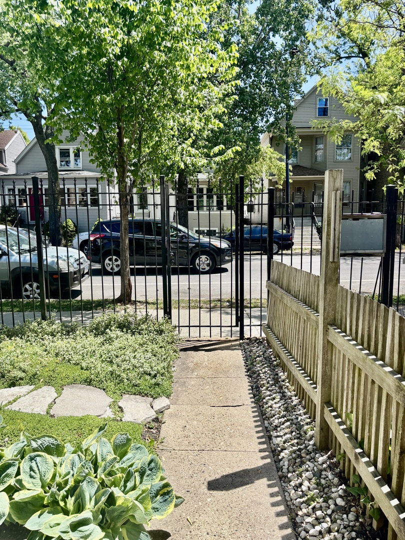 4118 N Kedzie Avenue