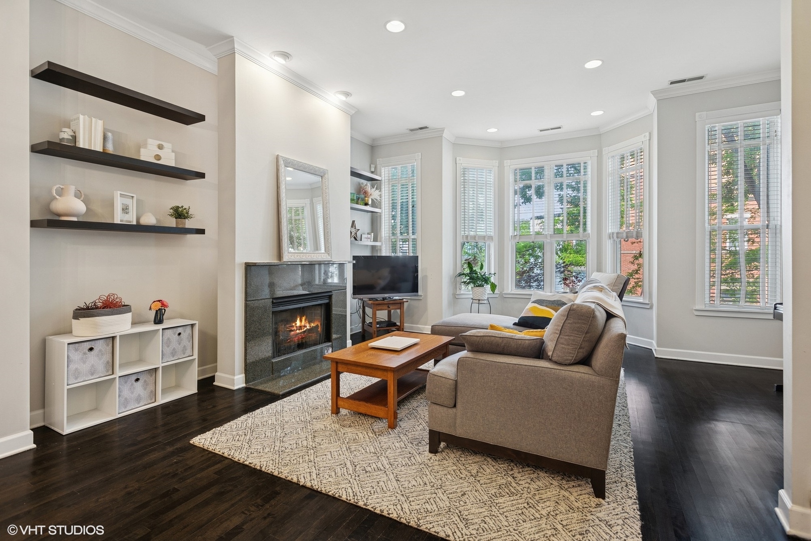 4353 N CAMPBELL Avenue Unit: 0