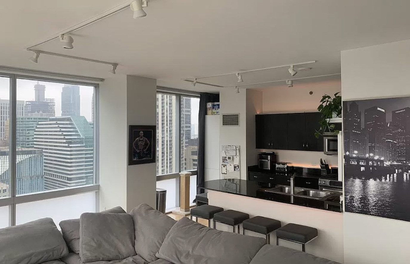 8 E Randolph Street Unit: 2408