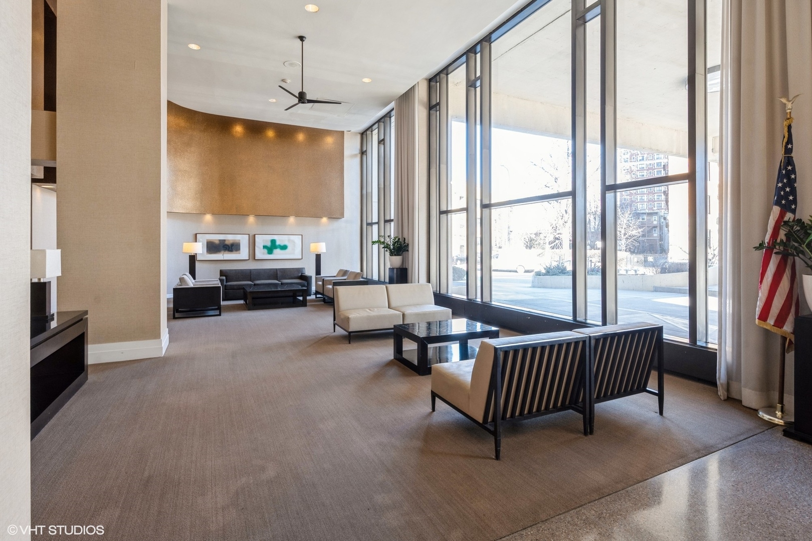 3930 N Pine Grove Avenue Unit: 604