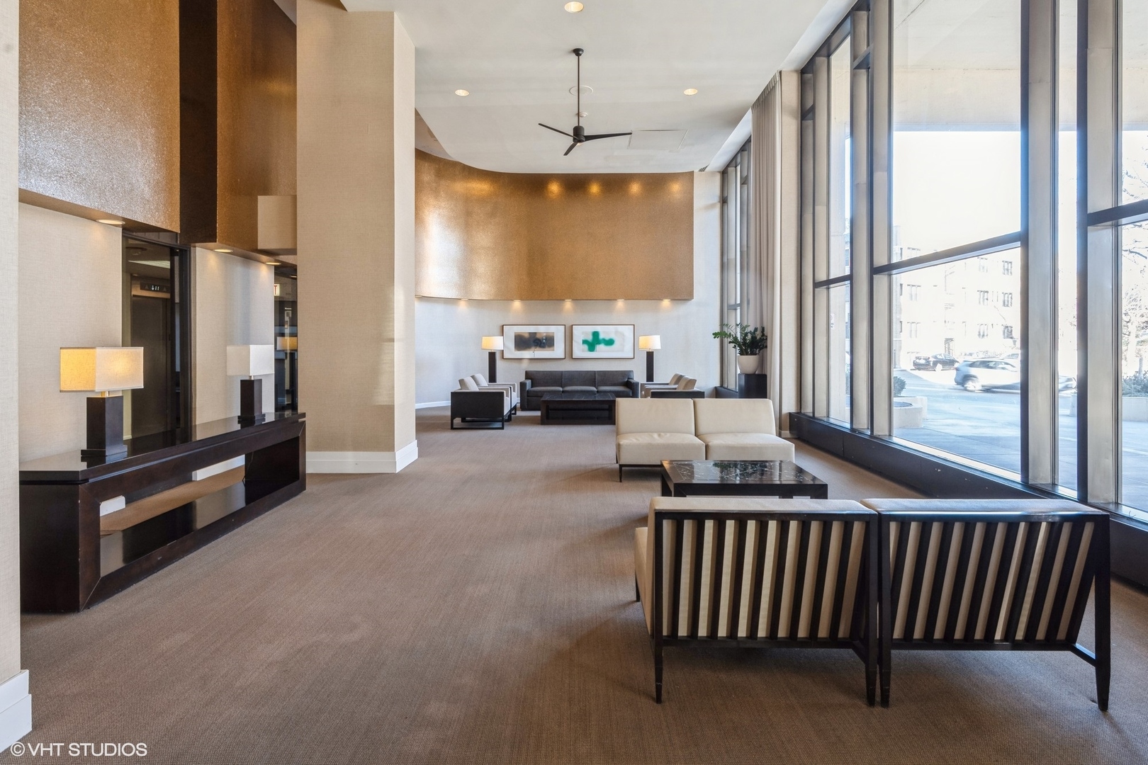 3930 N Pine Grove Avenue Unit: 604