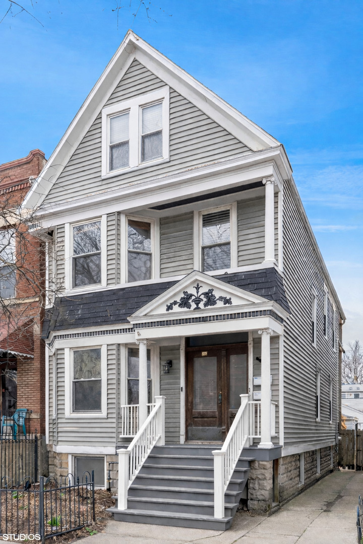 3506 N Damen Avenue