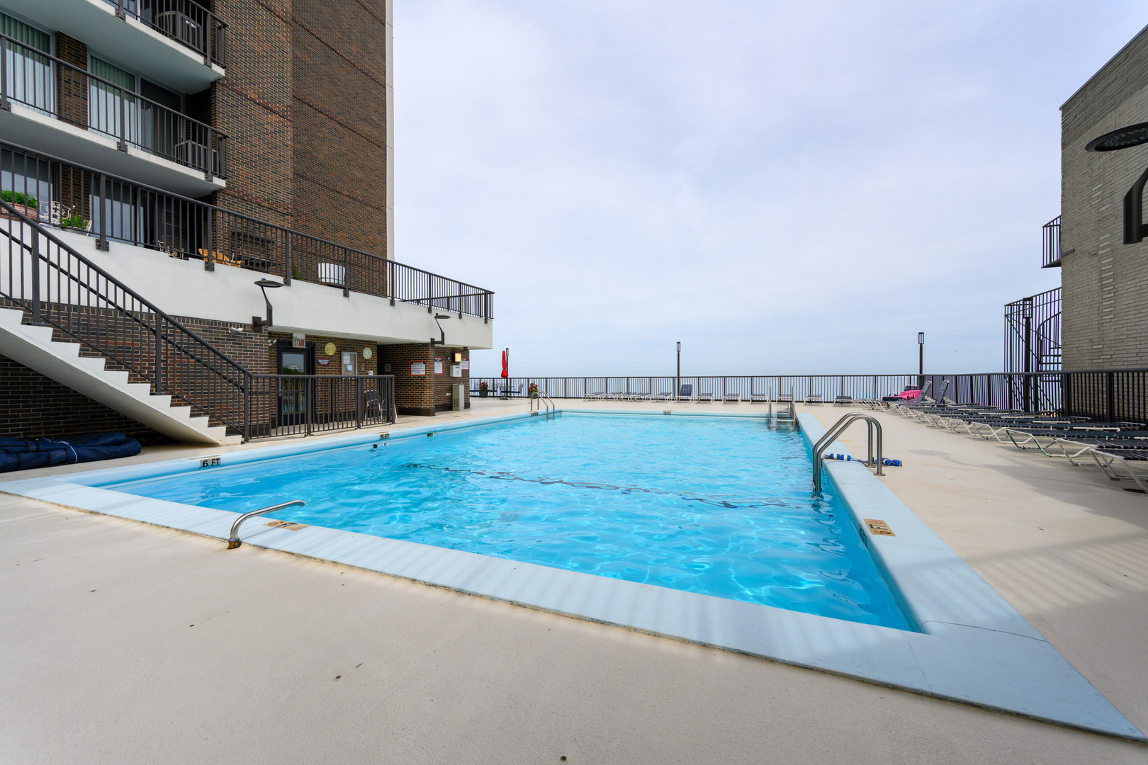 5855 N Sheridan Road Unit: 24J