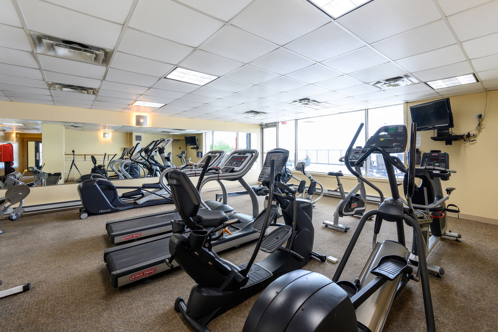 5855 N Sheridan Road Unit: 24J