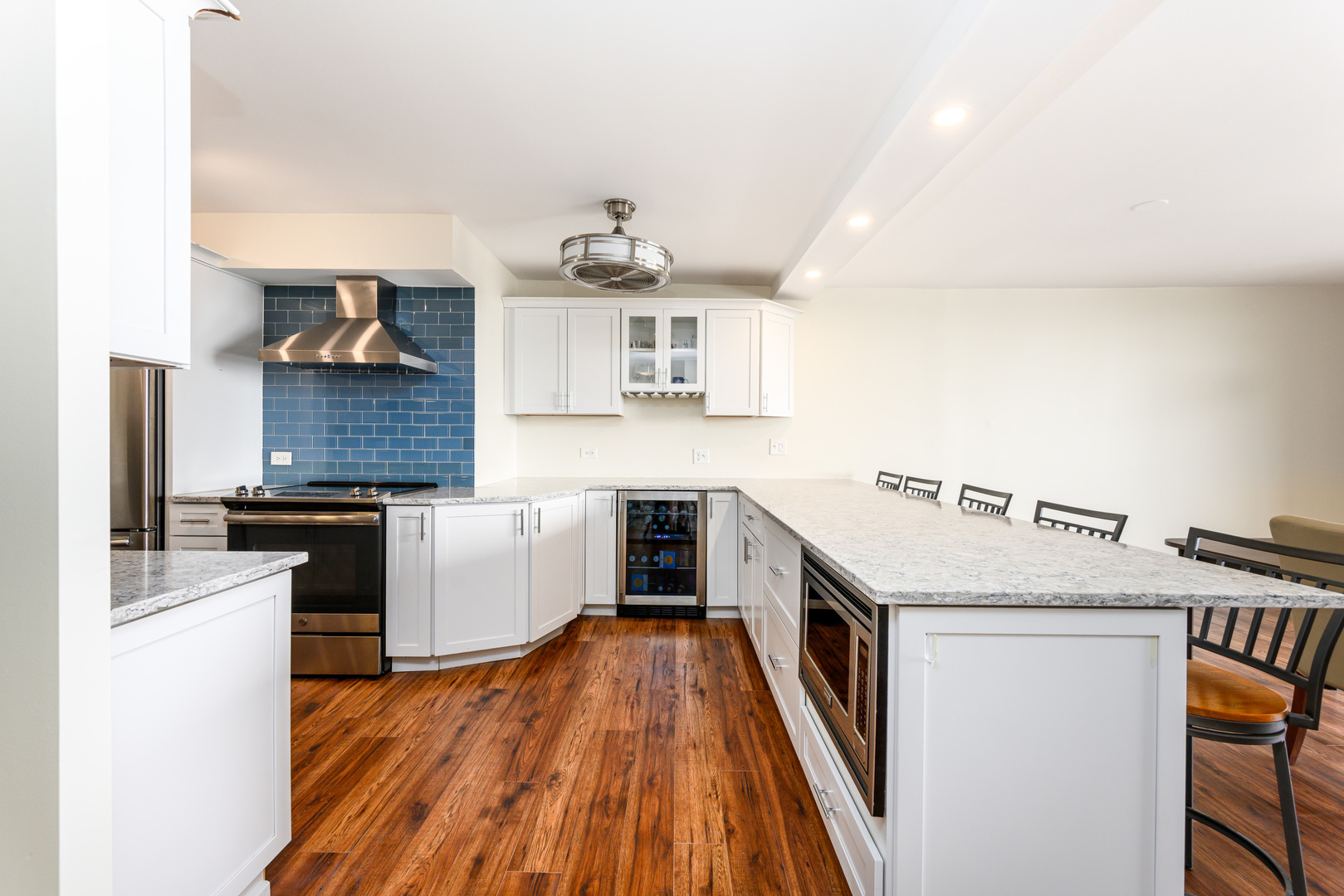 5855 N Sheridan Road Unit: 24J