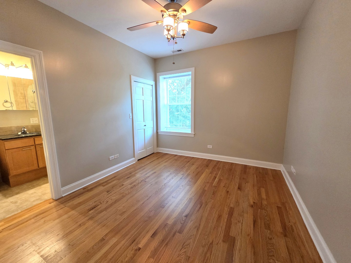 6501 N Bosworth Avenue Unit: 3C