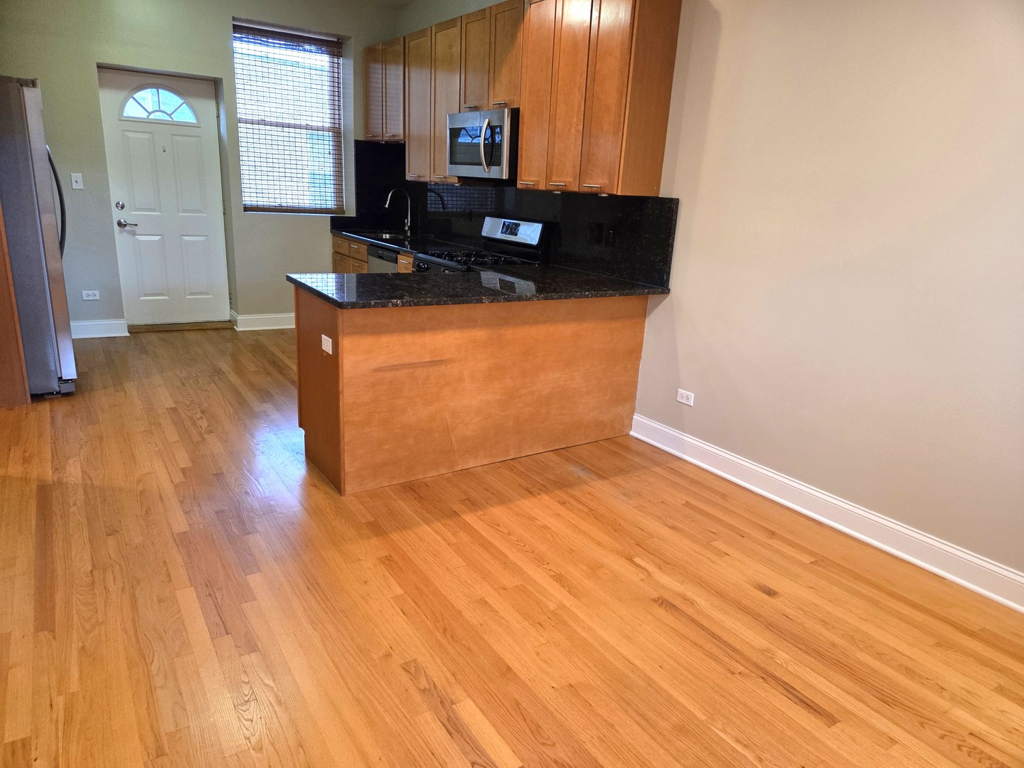 6501 N Bosworth Avenue Unit: 3C