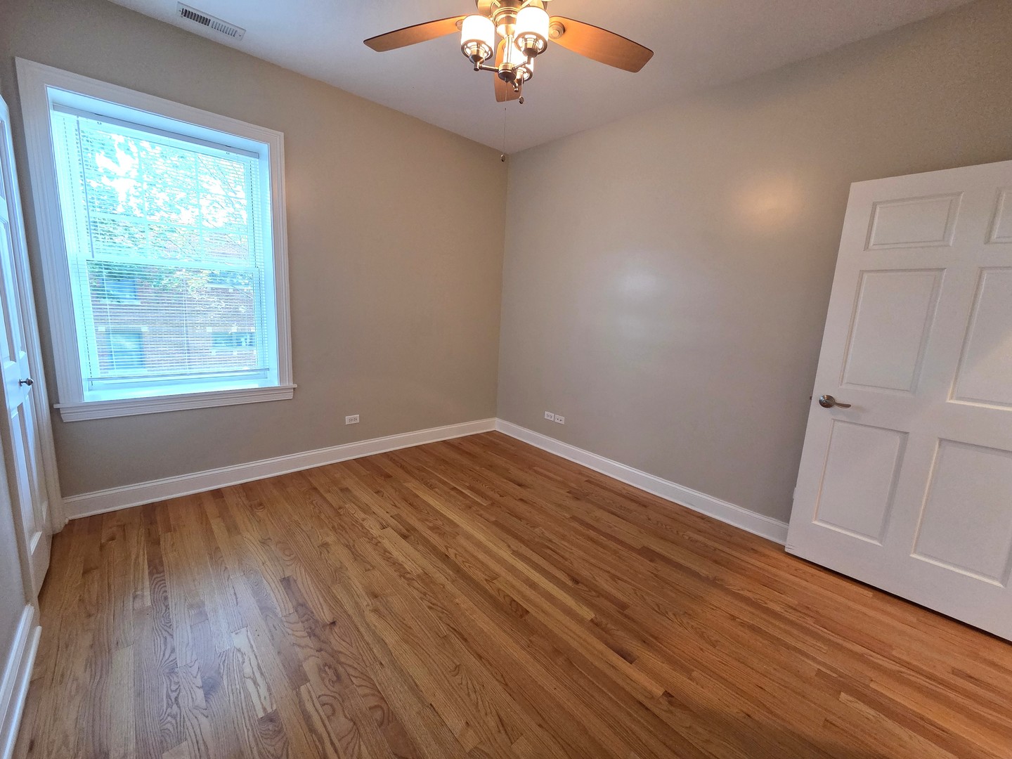 6501 N Bosworth Avenue Unit: 3C