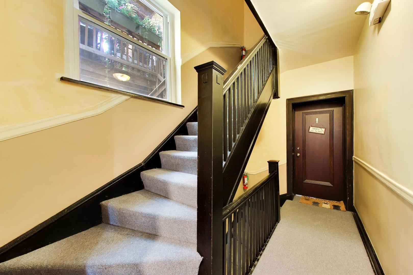 4419 N Whipple Street Unit: 2B