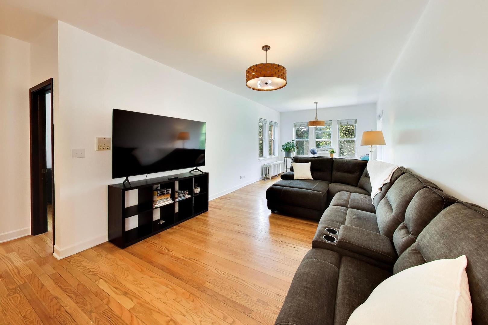 4419 N Whipple Street Unit: 2B