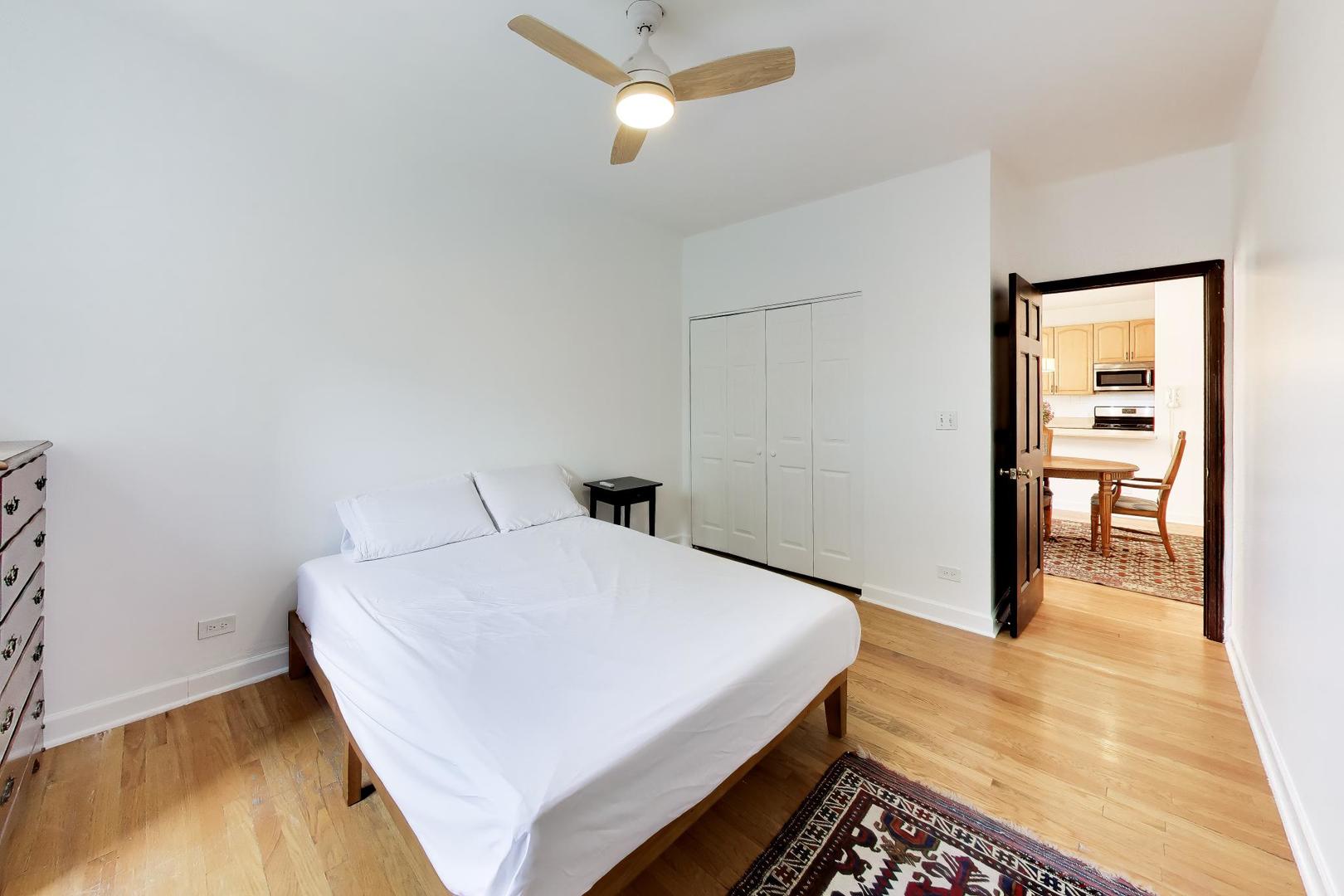 4419 N Whipple Street Unit: 2B