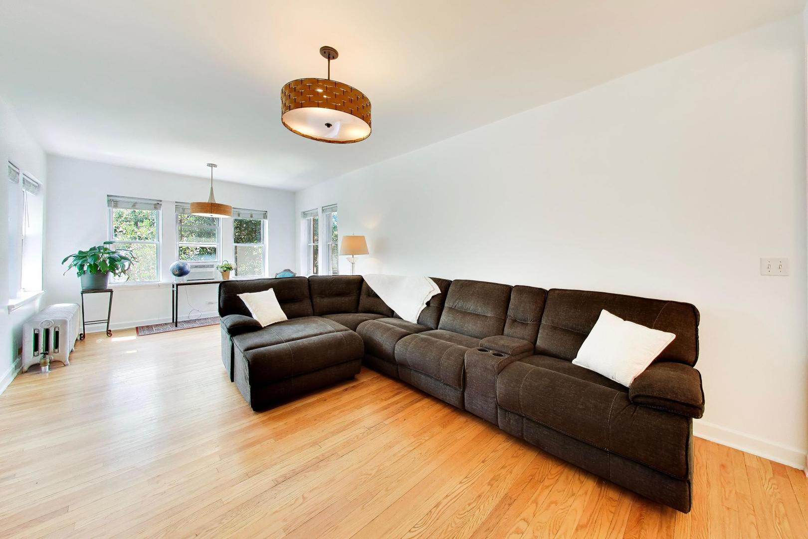 4419 N Whipple Street Unit: 2B