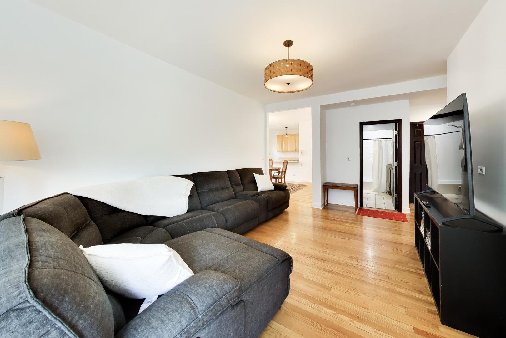 4419 N Whipple Street Unit: 2B