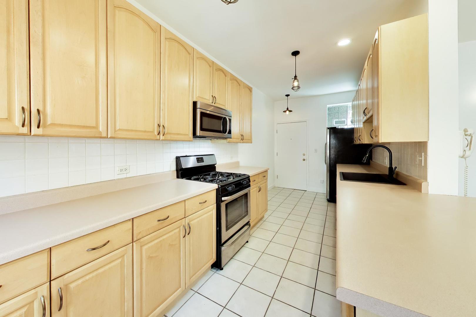 4419 N Whipple Street Unit: 2B