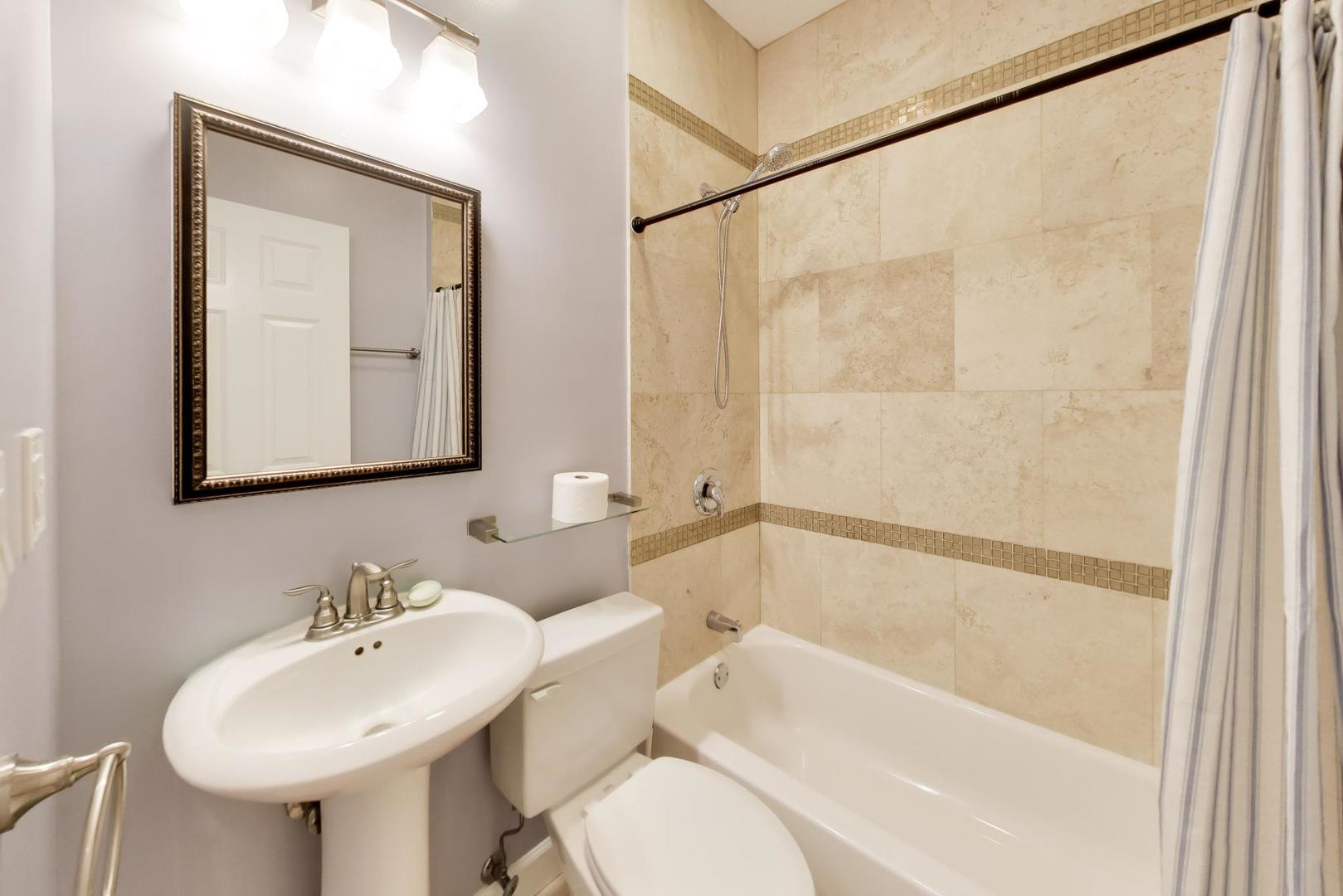 4253 N Mozart Street Unit: 3N