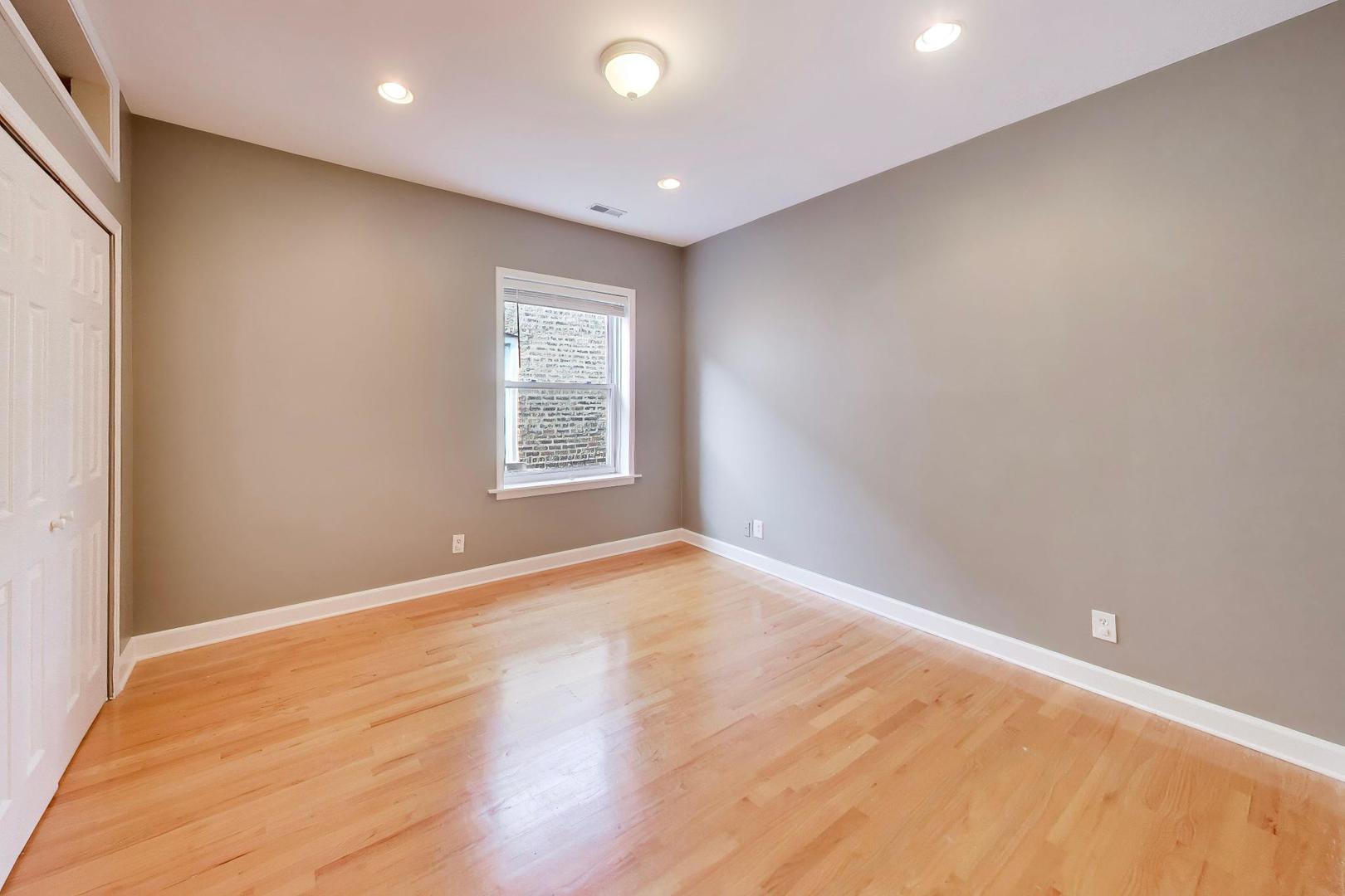 4253 N Mozart Street Unit: 3N
