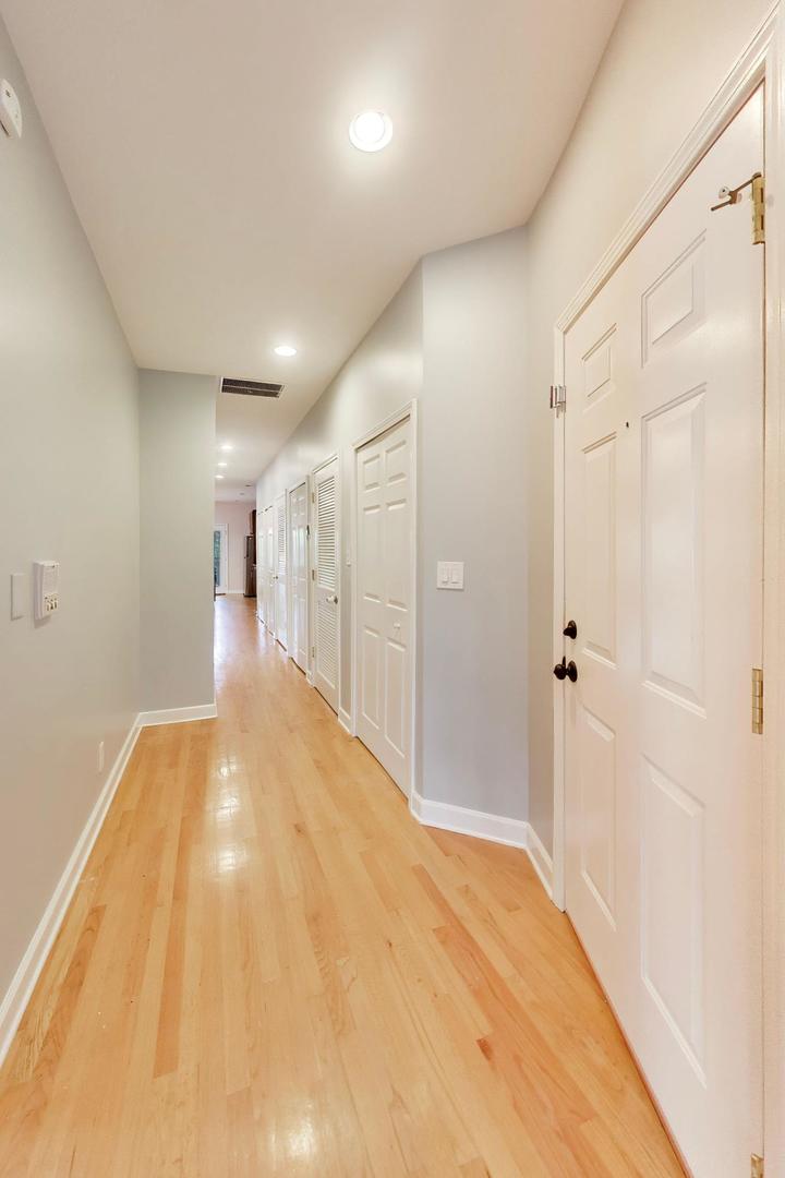 4253 N Mozart Street Unit: 3N