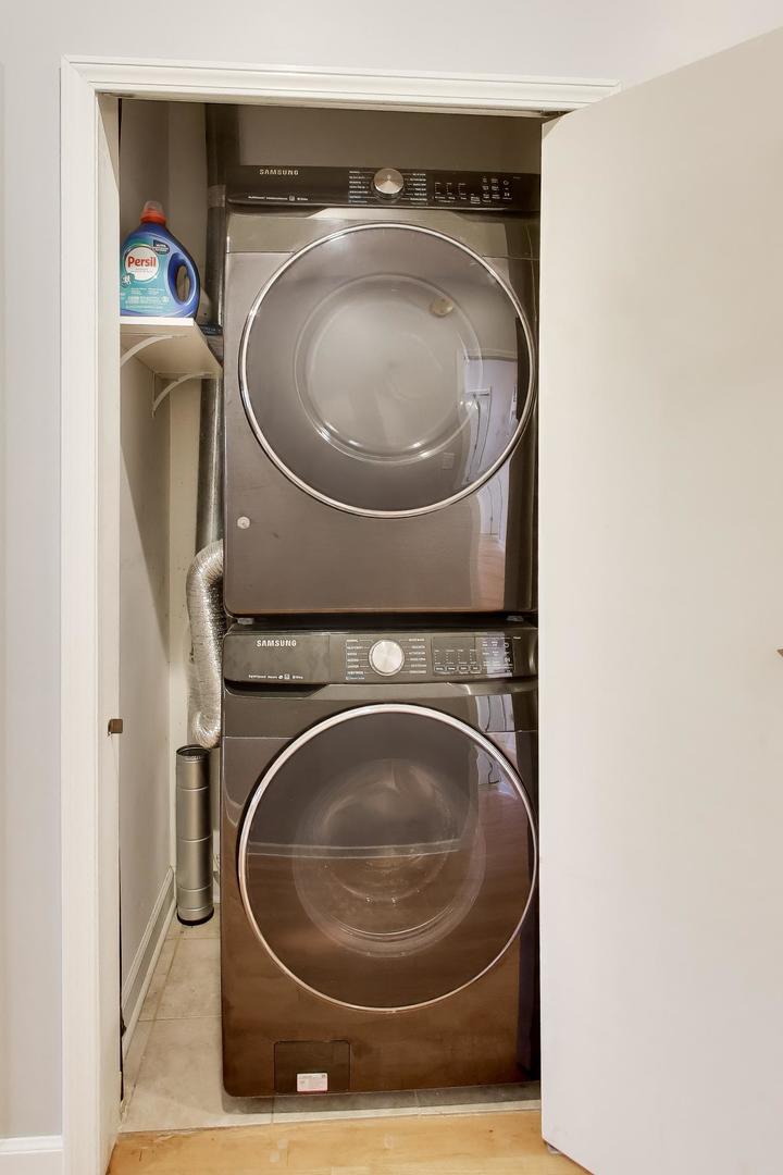 4253 N Mozart Street Unit: 3N