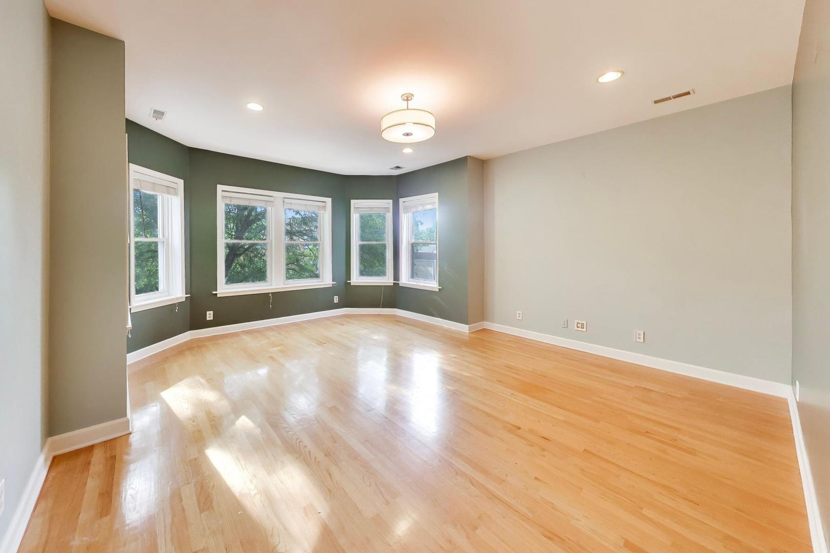 4253 N Mozart Street Unit: 3N