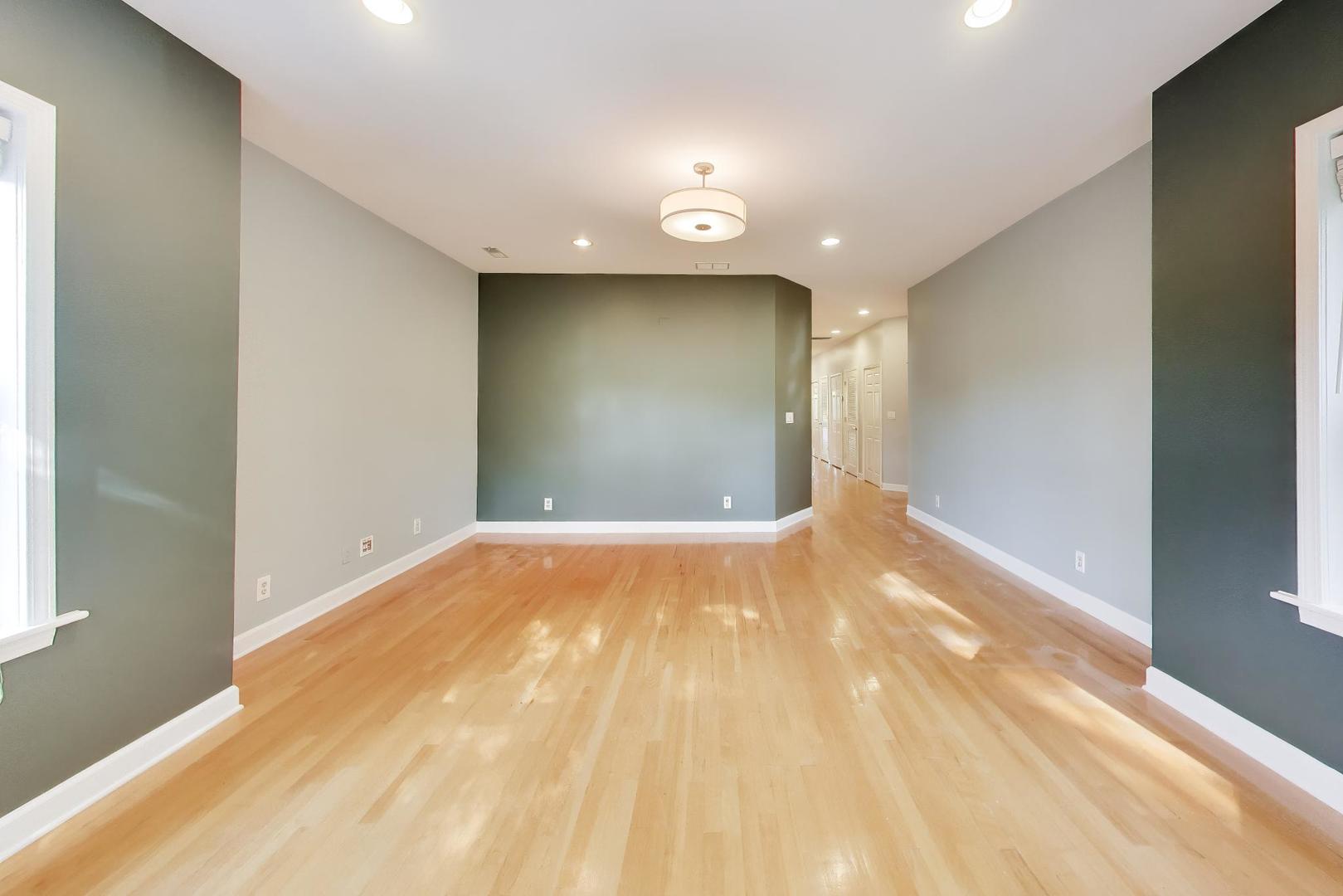 4253 N Mozart Street Unit: 3N