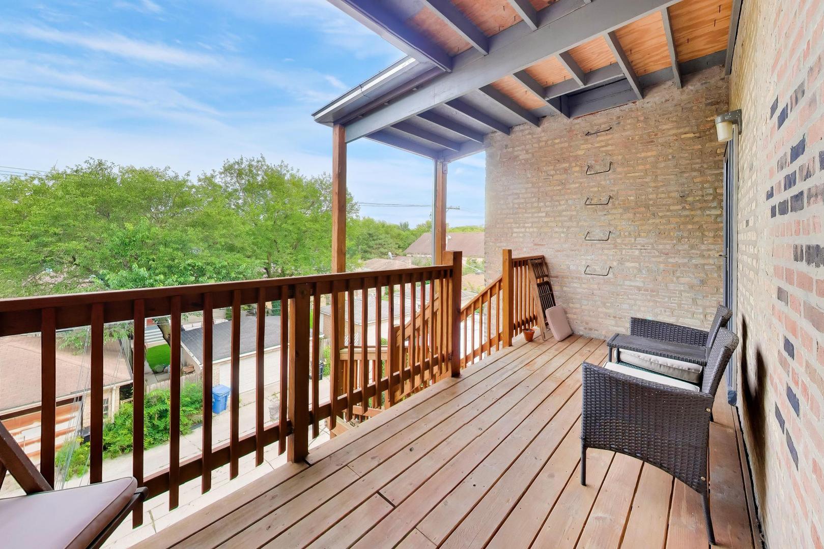 4253 N Mozart Street Unit: 3N