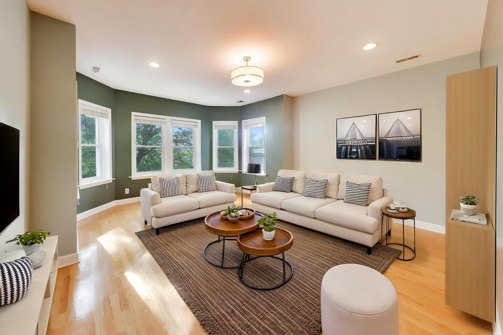 4253 N Mozart Street Unit: 3N