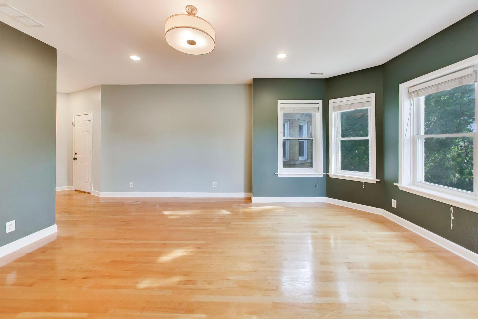 4253 N Mozart Street Unit: 3N