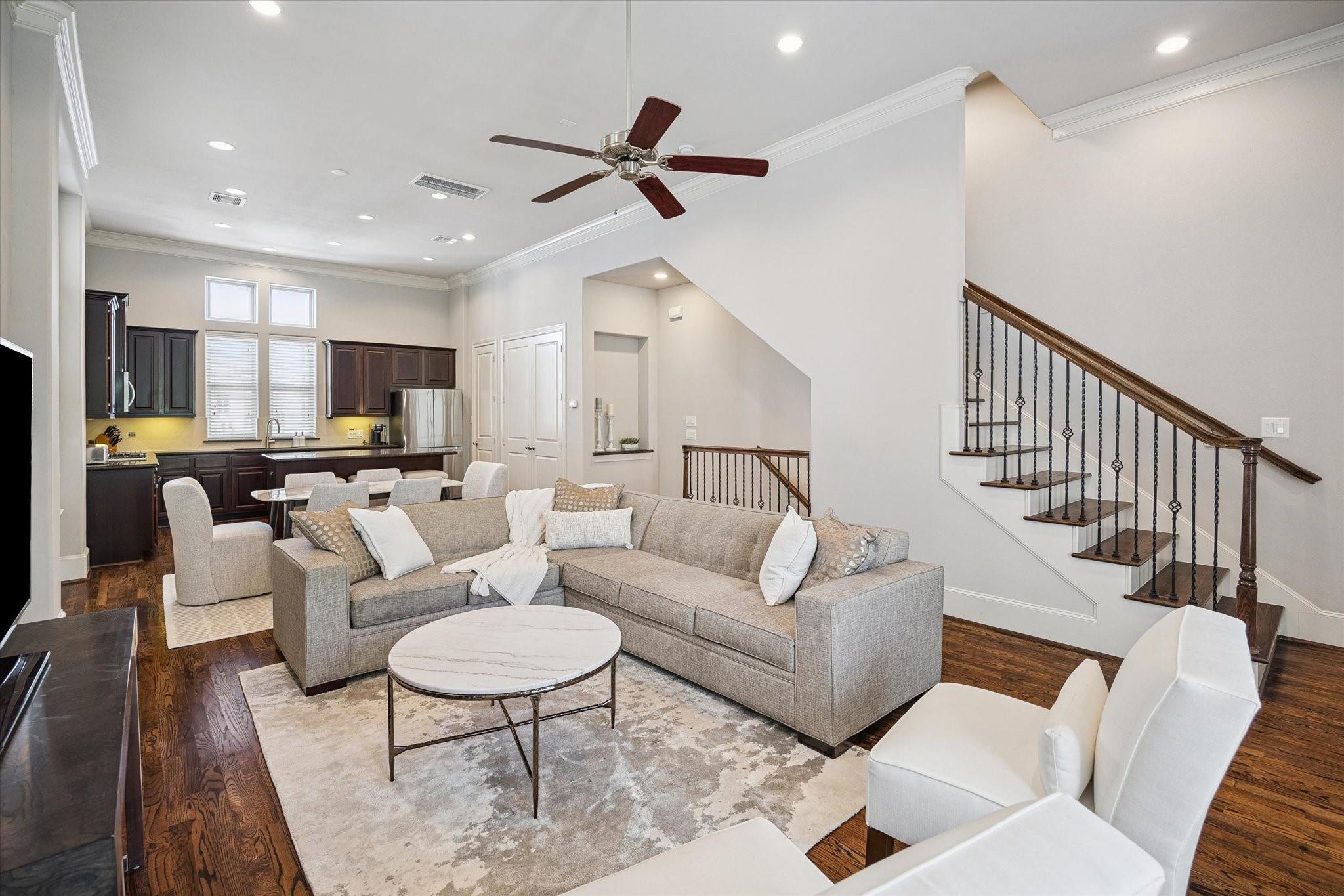 2048 Fannin Station S
