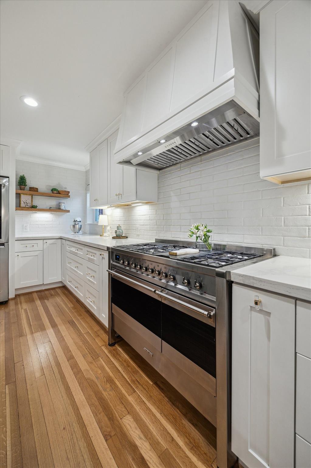 5211 Caversham Drive