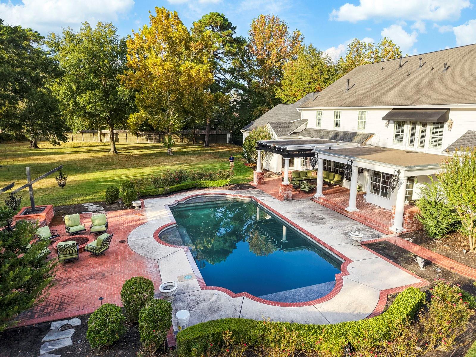 9811 Stonebridge Lake Drive