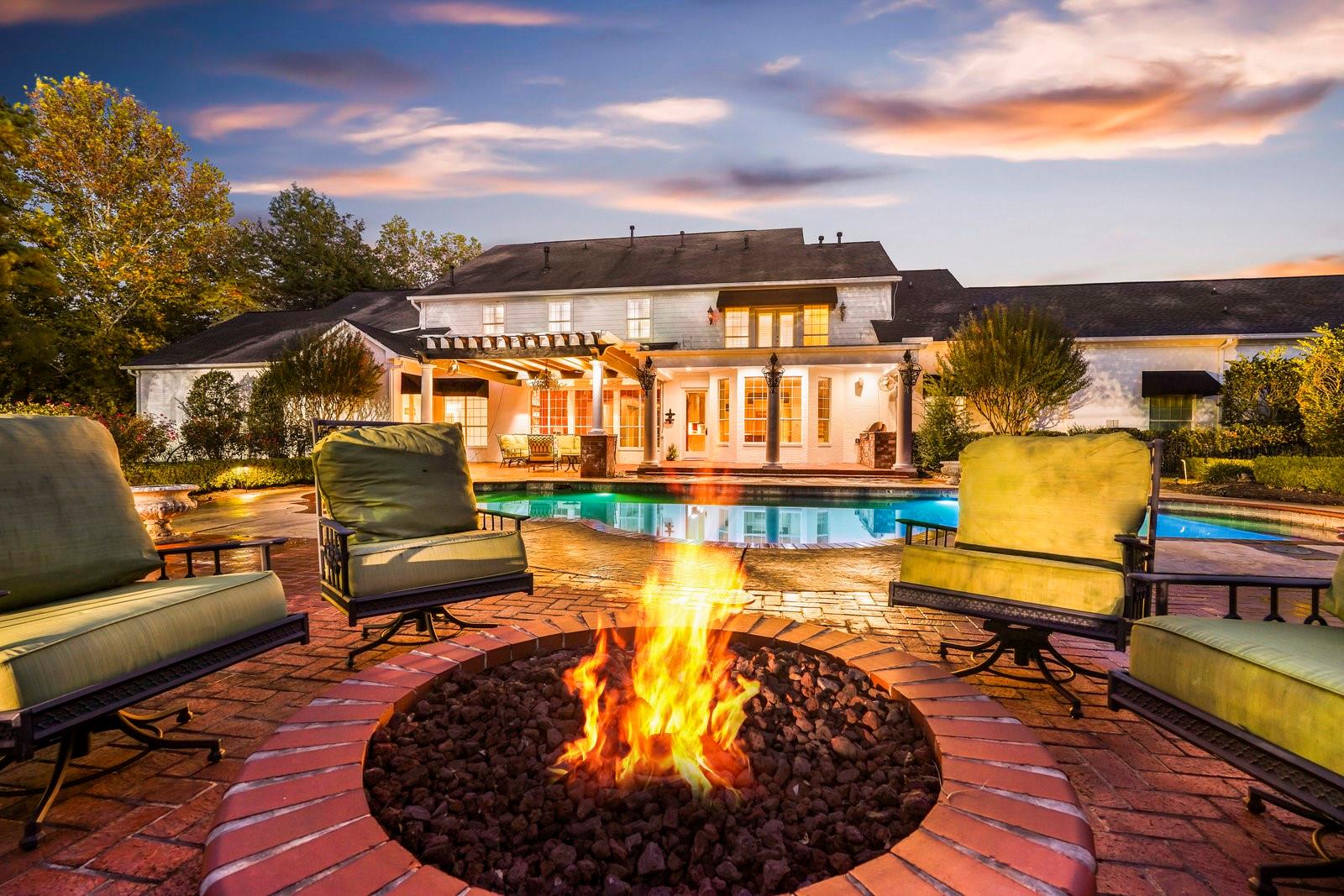 9811 Stonebridge Lake Drive