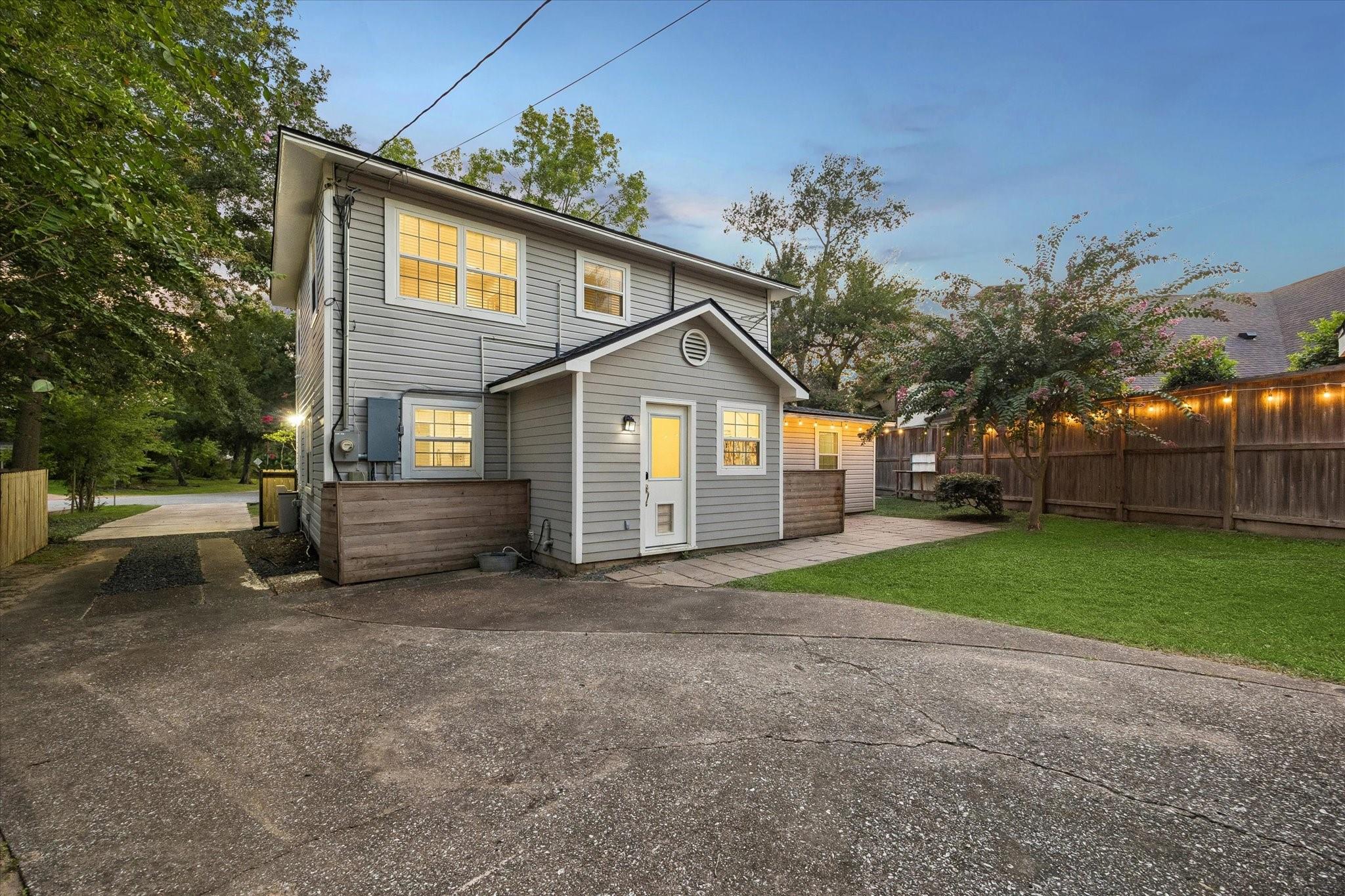 858 Azalea Street