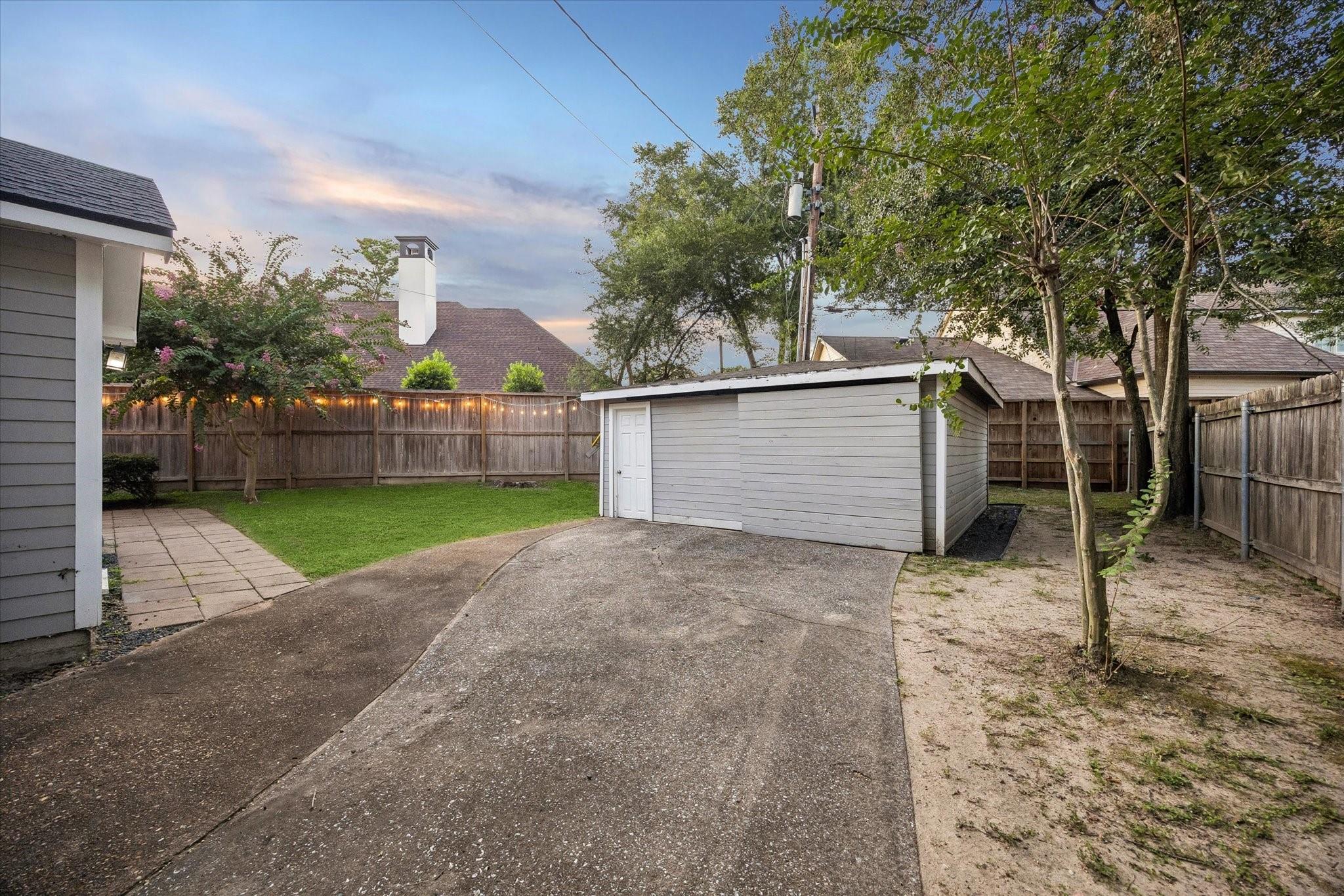 858 Azalea Street