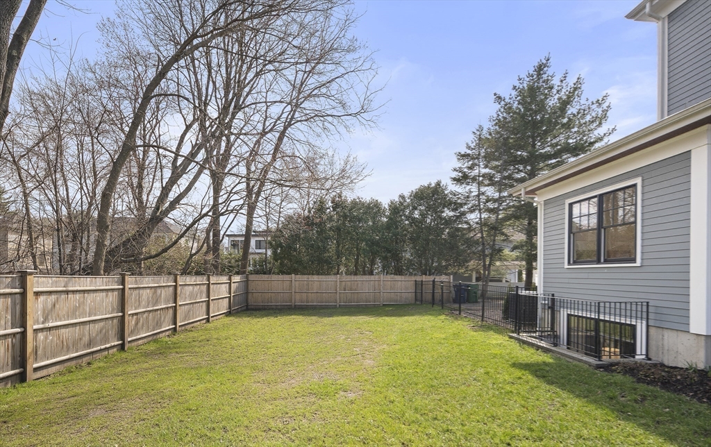 8 Sharpe Rd
