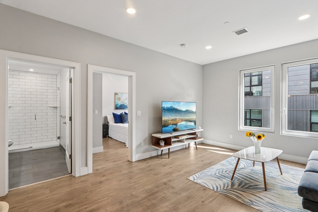 610 Rutherford Ave # 404, Boston Unit: 404