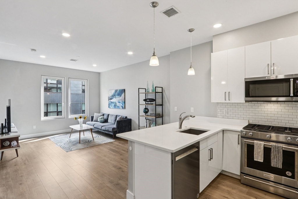 610 Rutherford Ave # 404, Boston Unit: 404